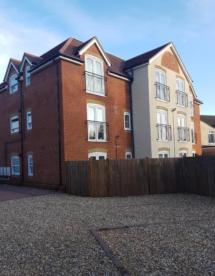 Ferienwohnung Ybc Court, Aldershot Exterior foto