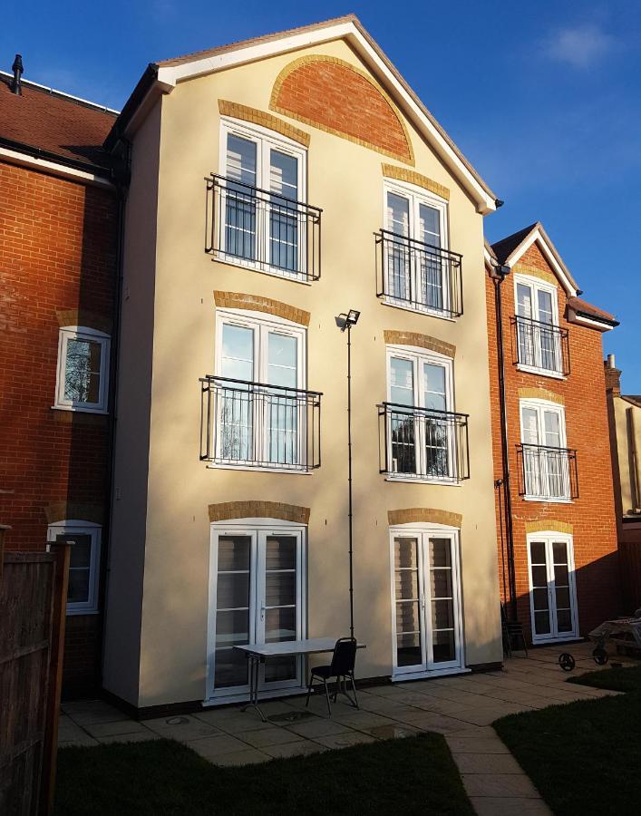Ferienwohnung Ybc Court, Aldershot Exterior foto